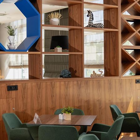 Holiday Inn Belgrade By Ihg Bagian luar foto