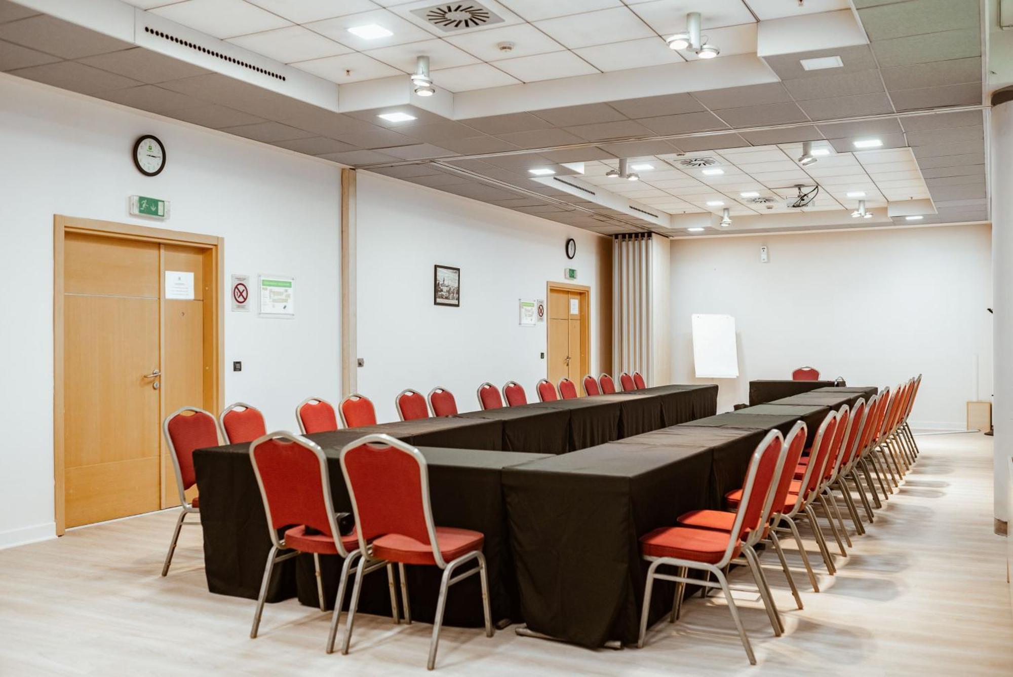 Holiday Inn Belgrade By Ihg Bagian luar foto