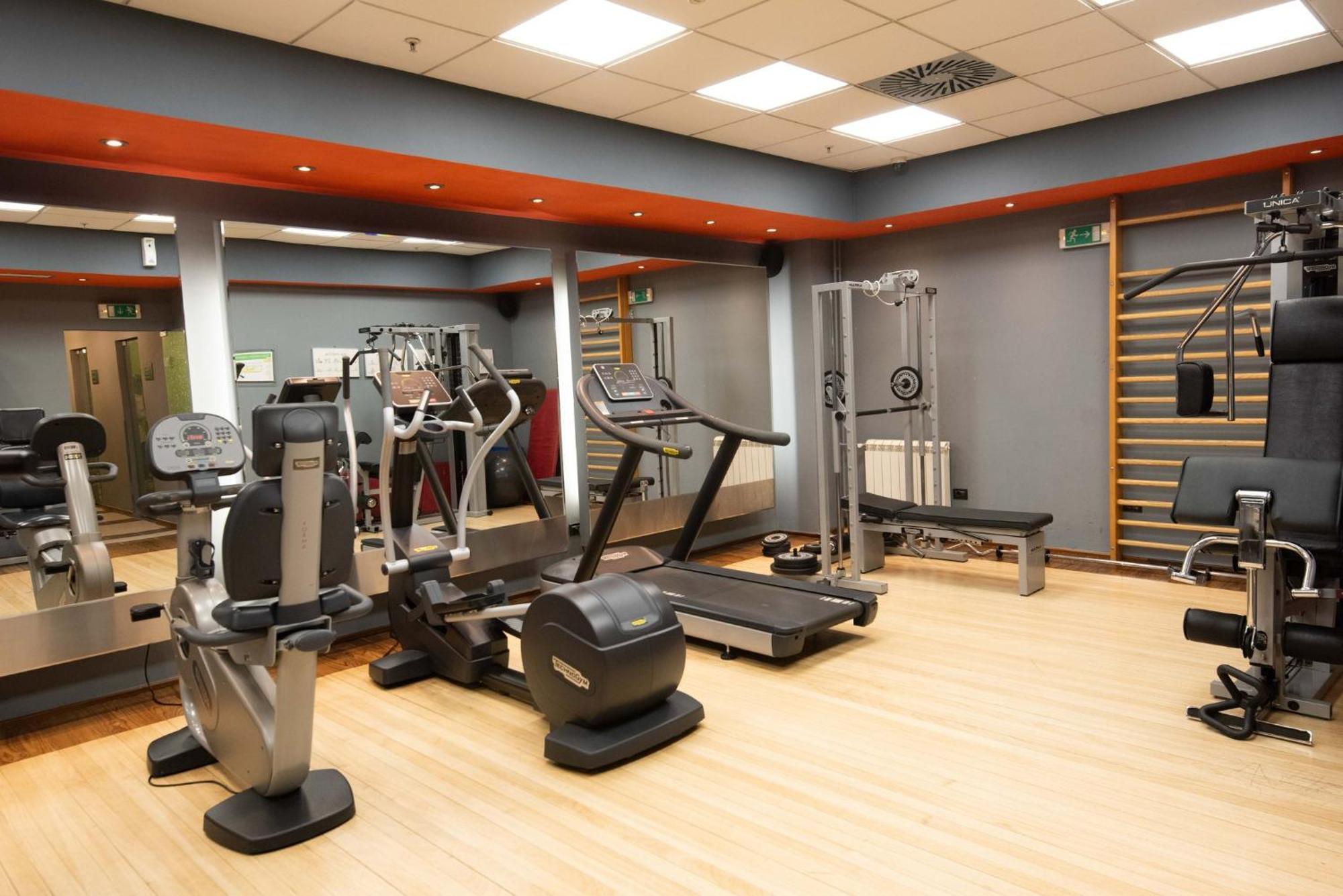 Holiday Inn Belgrade By Ihg Bagian luar foto