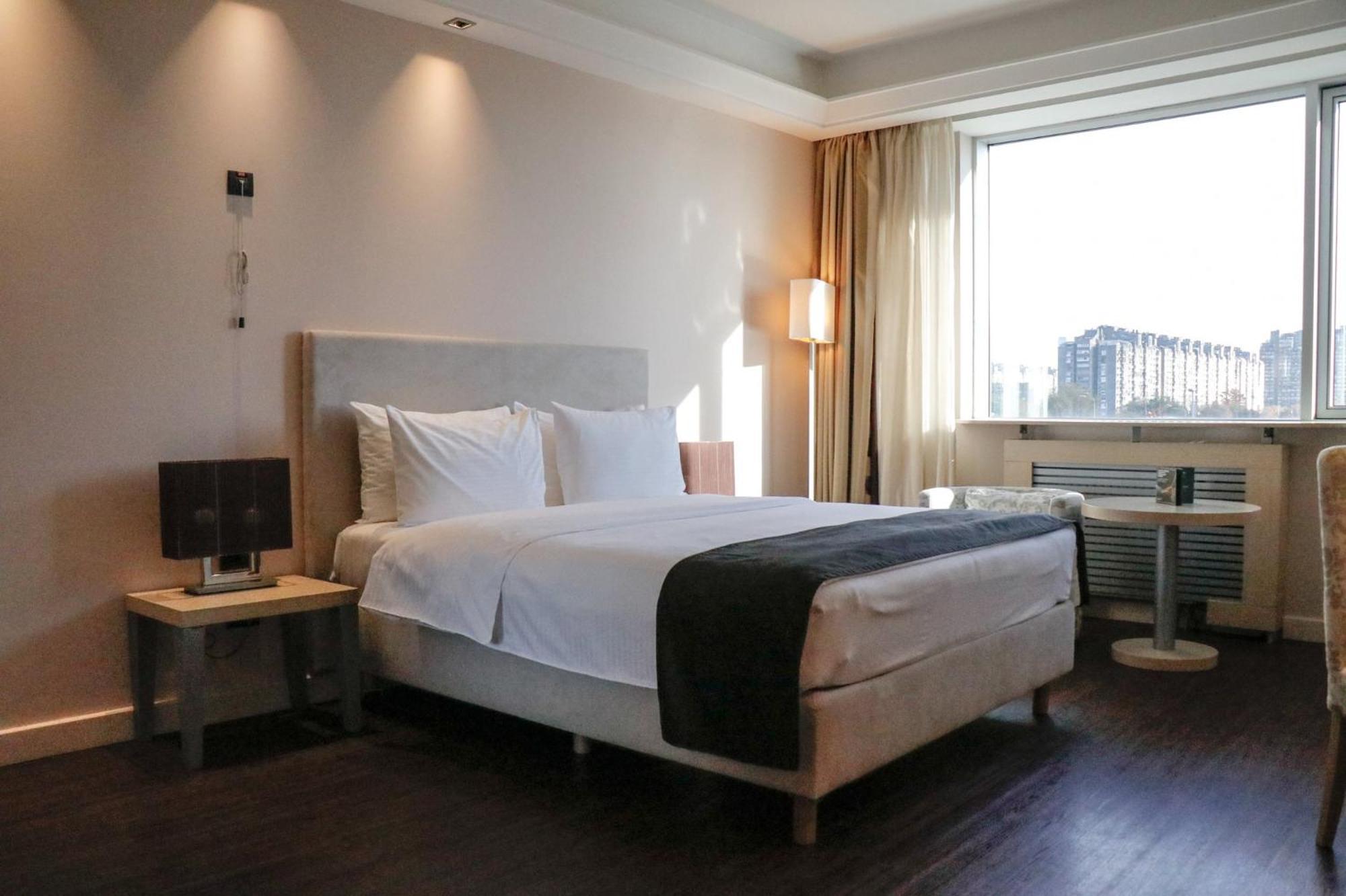 Holiday Inn Belgrade By Ihg Bagian luar foto
