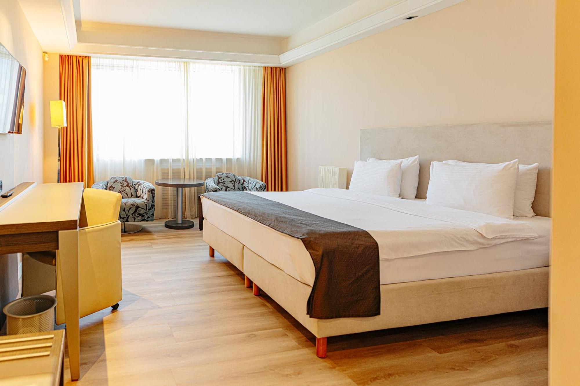 Holiday Inn Belgrade By Ihg Bagian luar foto