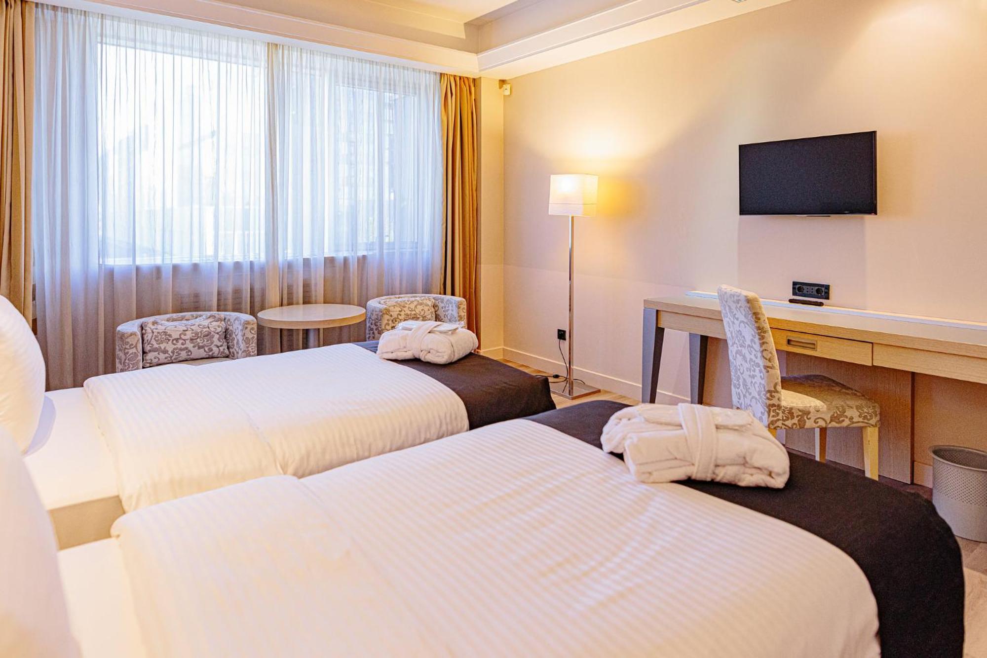 Holiday Inn Belgrade By Ihg Bagian luar foto