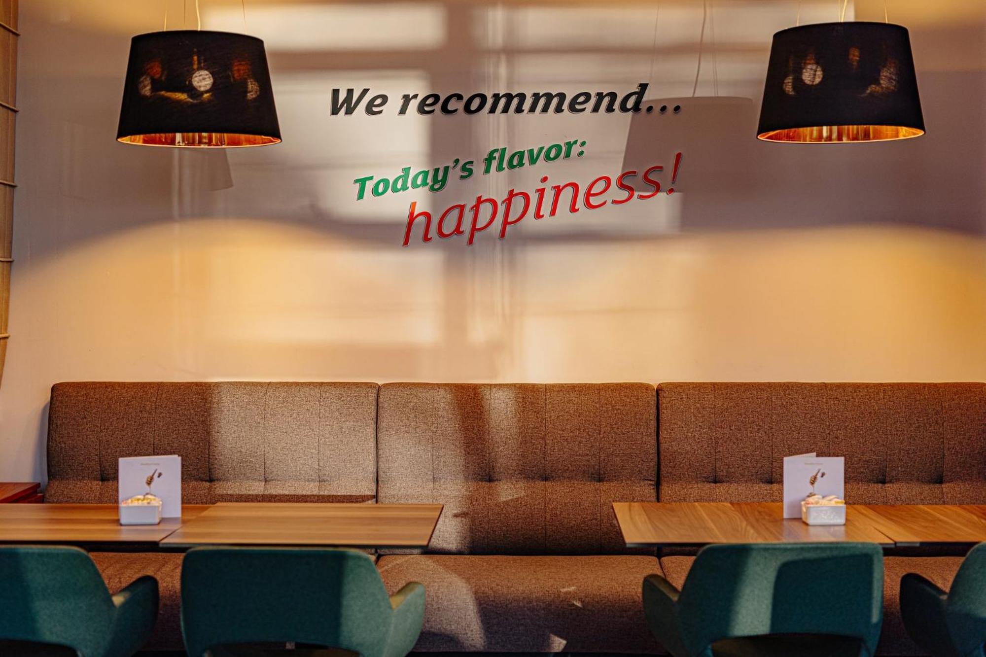 Holiday Inn Belgrade By Ihg Bagian luar foto