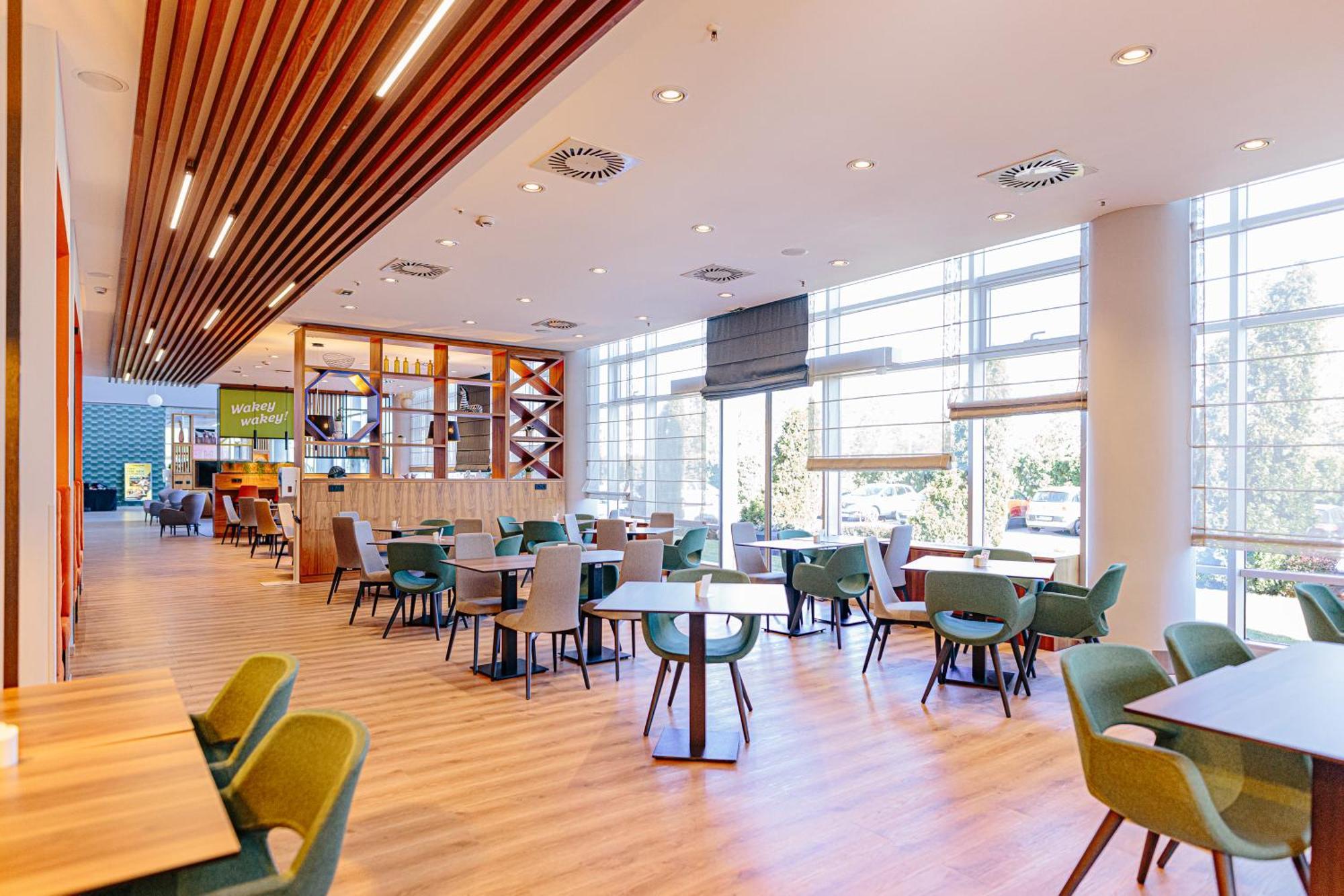 Holiday Inn Belgrade By Ihg Bagian luar foto