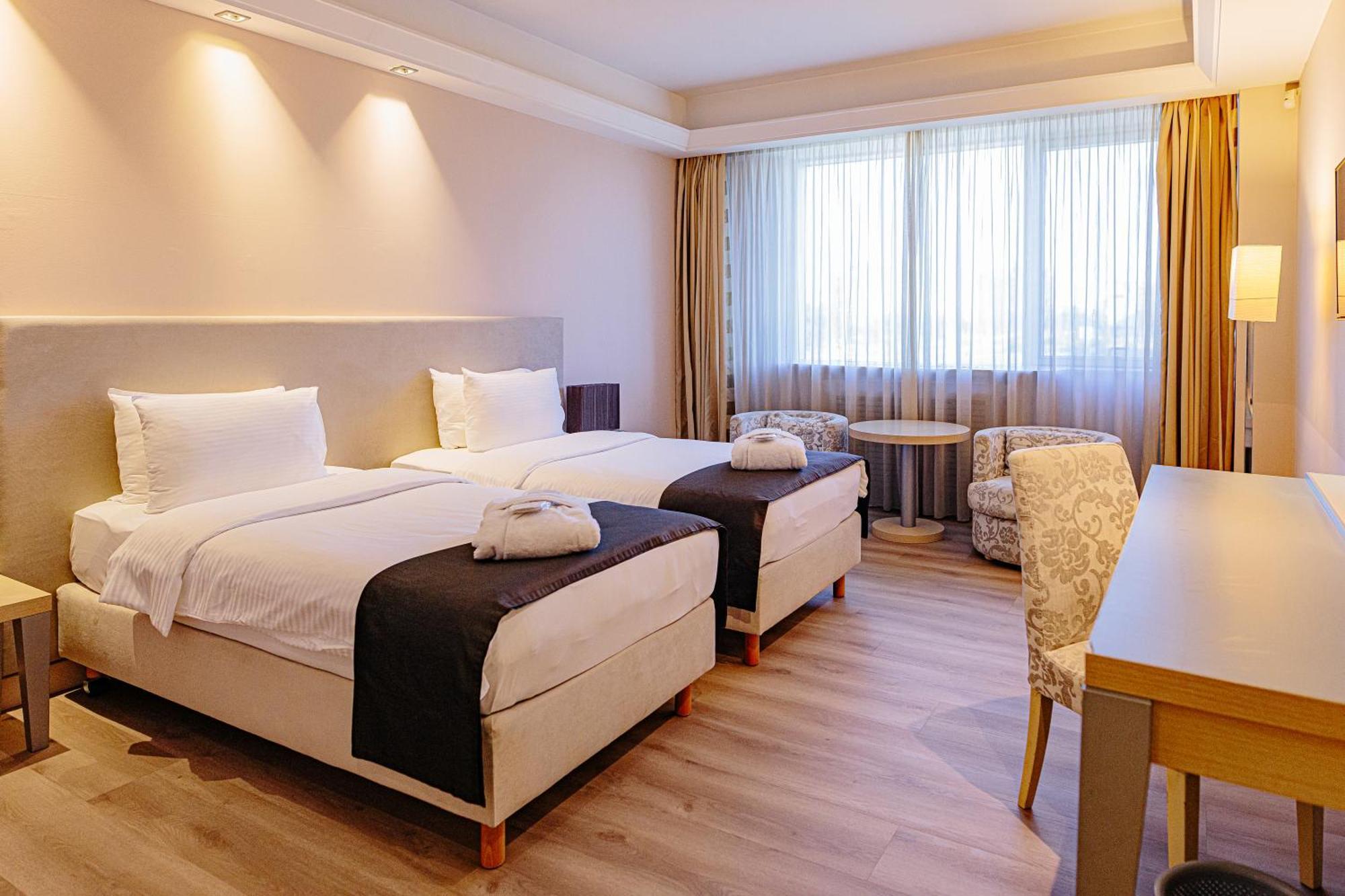 Holiday Inn Belgrade By Ihg Bagian luar foto