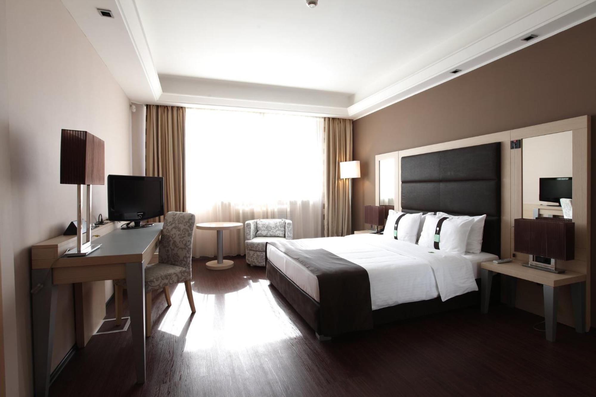 Holiday Inn Belgrade By Ihg Bagian luar foto