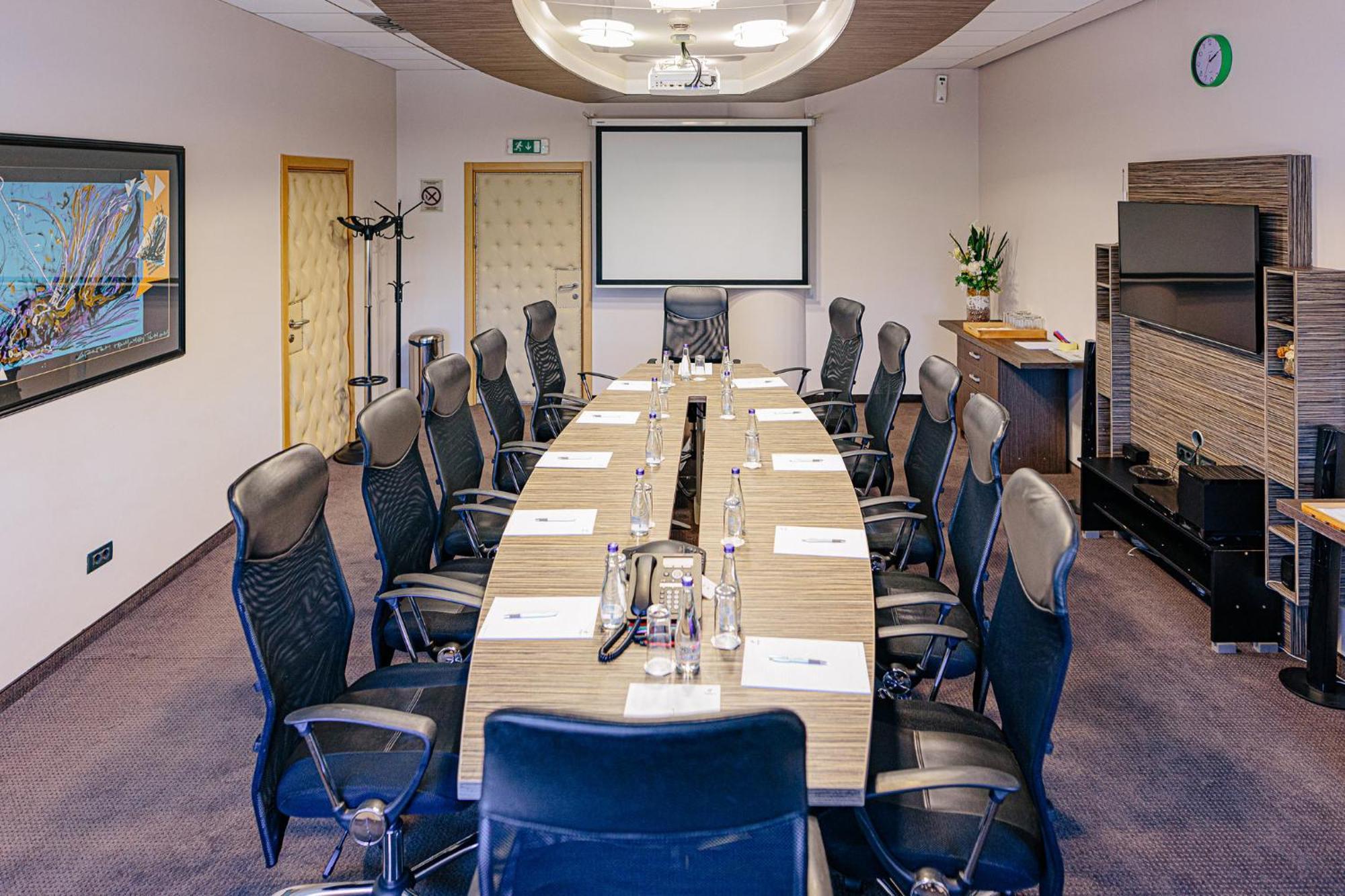 Holiday Inn Belgrade By Ihg Bagian luar foto